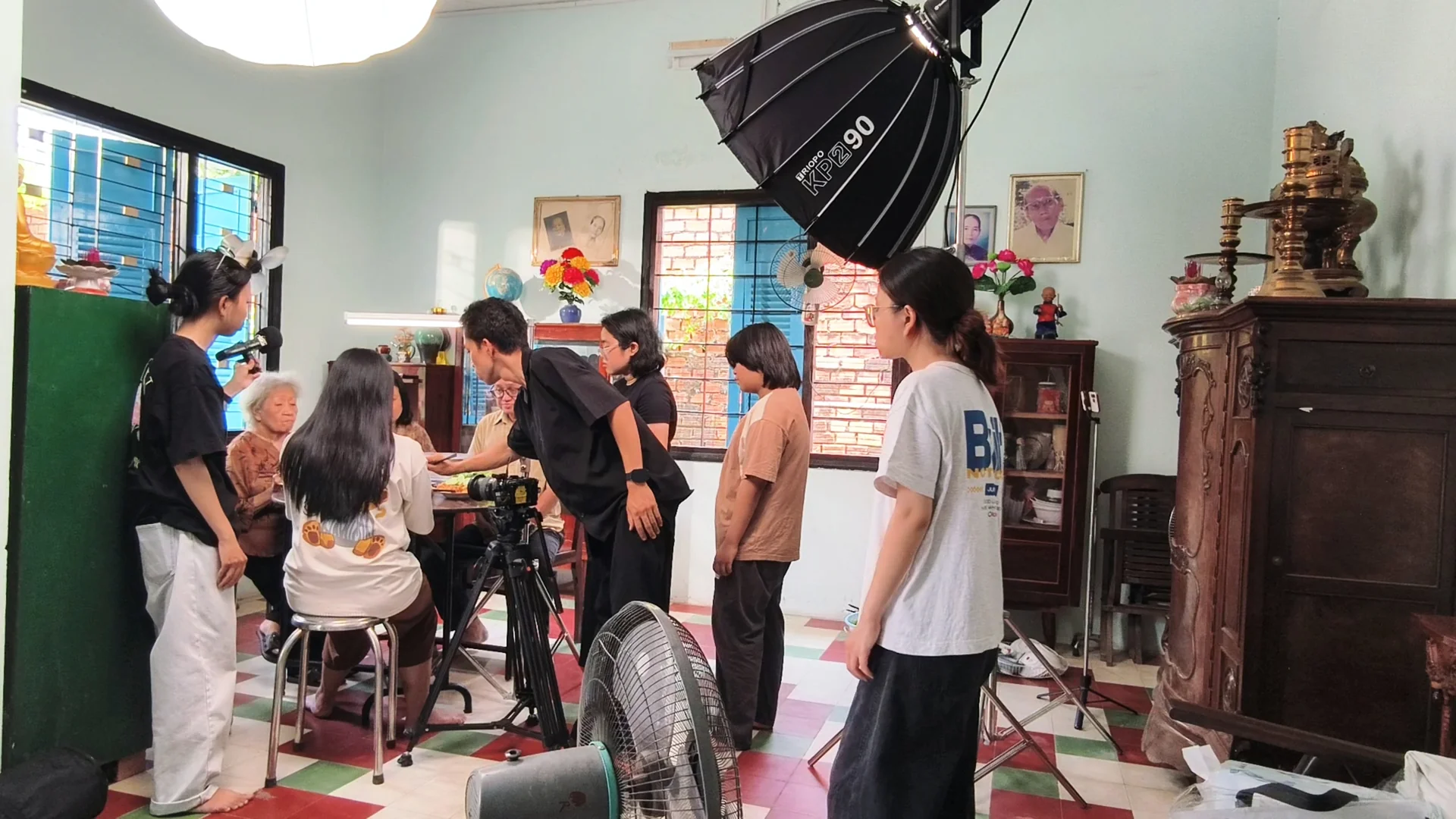 Hậu trường buổi TVC doanh nghiệp tại VuHue Studio Thủ Đức, set light